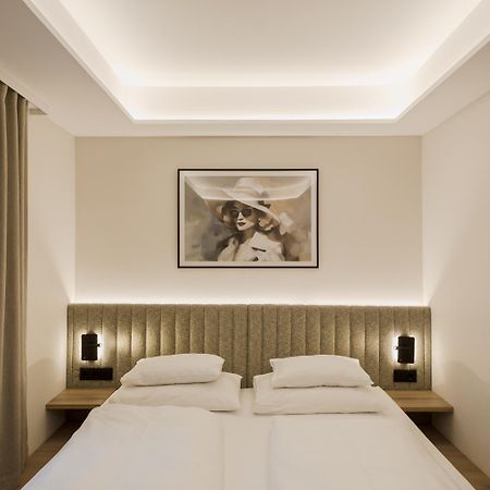 Hotel Schwarzer Baer Linz Exterior photo